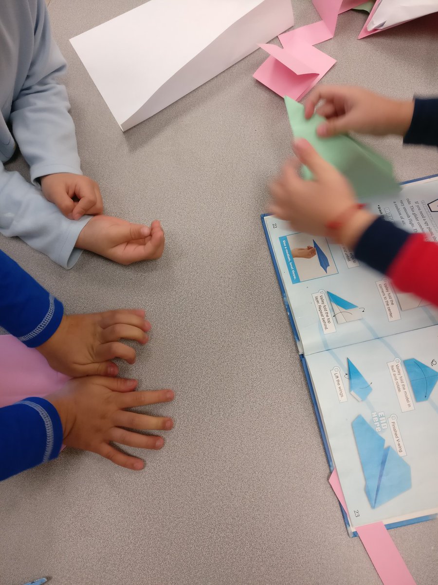 LilyTang99's tweet image. How far your airplane can fly?Making paper airplanes as a team! #ProblemSovling