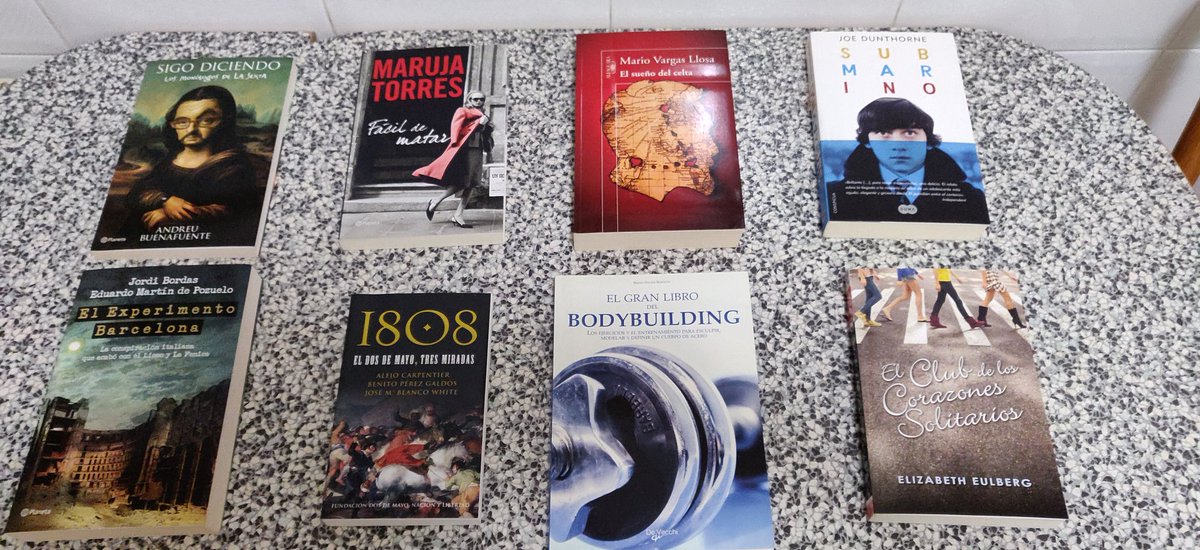 Alex_Noye's tweet photo. Por falta de espacio vendo estos libros a 5 euros cada uno. Si se compran varios hago precio, y también hago envíos pero cobraría los gastos adicionales. Todos están prácticamente nuevos. https://t.co/BSxs0ts0u9