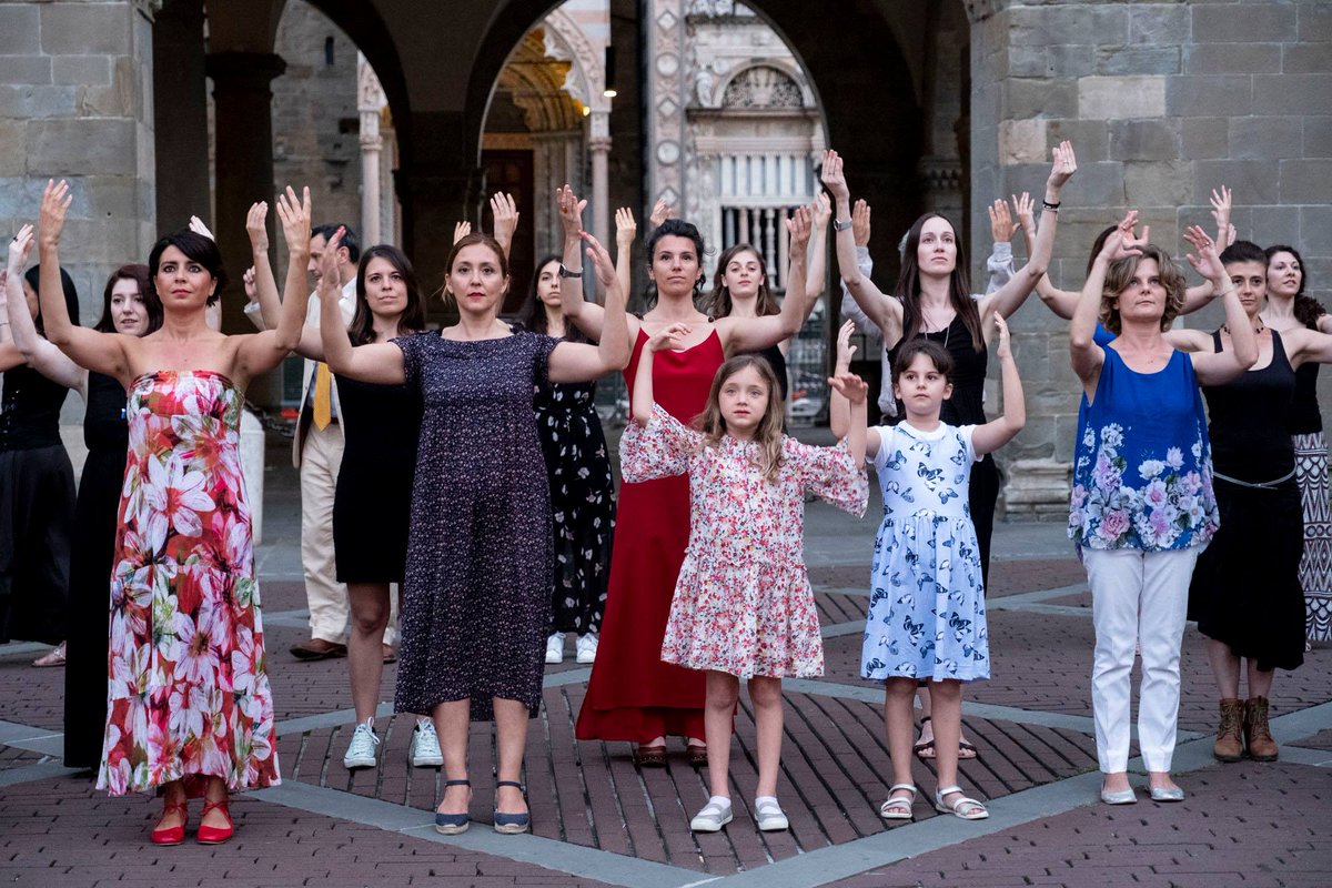 La 31esima edizione del Festival Danza Estate si avvicina: è on line il nuovo sito con un'interessante anteprima del programma spettacoli festivaldanzaestate.it