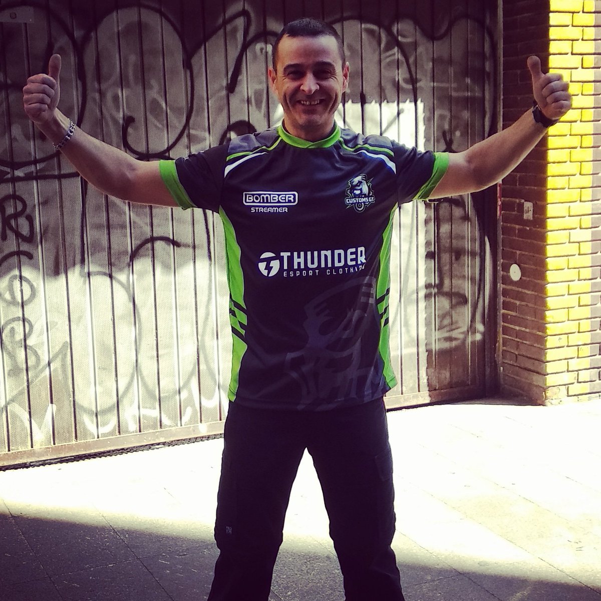 !!Regalazo de mis grandes amigos de Customsgt que ademas estrenare mañana en el Onboard de Pagani ya que me hara falta un buen empujon! Agradecer el esfuerzo a todos los miembros de Customsgt y en especial a mi gran amigo BalillaGti!! Vamooos!!!