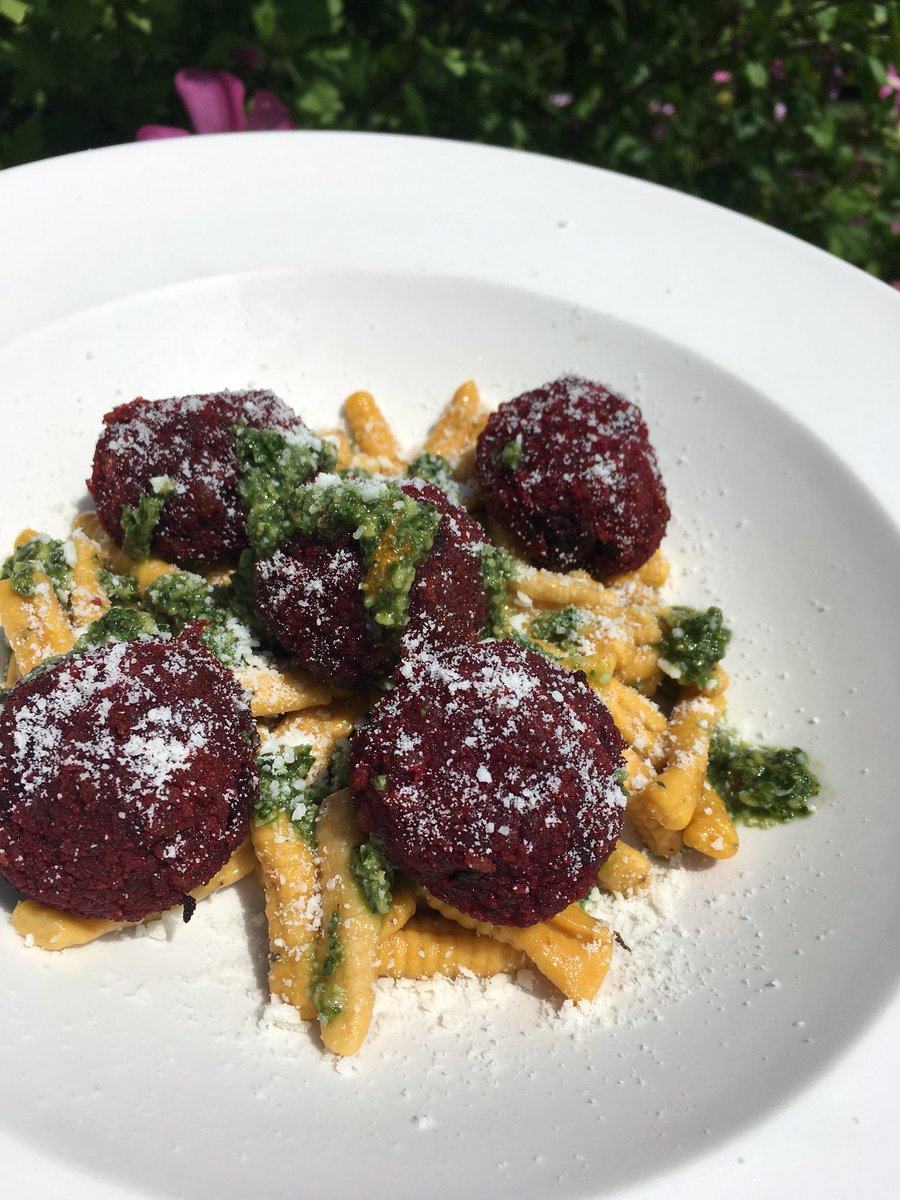 heberlein_todd's tweet photo. Tickets go on sale this Sat the 30th for our 8th “Dinner in the Field”. It starts at 1pm in the greenhouse, which is also the first day it opens. Last year’s tickets sold out in an hour, so I recommend being here an hour early. @BostonMagazine @BostonGlobe https://t.co/7LLtzT8vDu