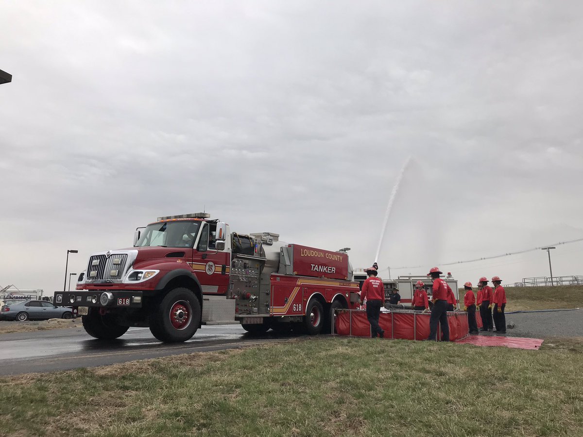 LCFR_DCTRAINING's tweet photo. Recruit Class 37 participates in Rural Water Supply Class at the academy.  With much of Loudoun County without hydrants, this is a critical skill for our firefighters to master. @LoudounFire @Chief600KJ @TheVaPFF @FirehouseNews @fireengineering #RC37 #firefighters https://t.co/8sgS5XNSul