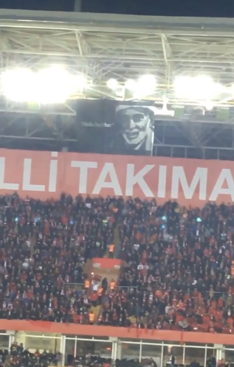 ibsfk2014's tweet photo. eskişehir de türkiye moldovya macımdam bi kare #HelloBrothe https://t.co/ZVfYg3WMGS