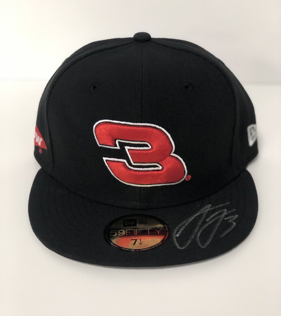 ❗️GIVEAWAY ALERT❗️

One lucky fan will win this autographed <a href="/austindillon3/">Austin Dillon</a> hat! For your chance to win, RETWEET this tweet and FOLLOW us!

Winner randomly chosen tomorrow (3/26) at noon (ET).

#Giveaway #NASCAR