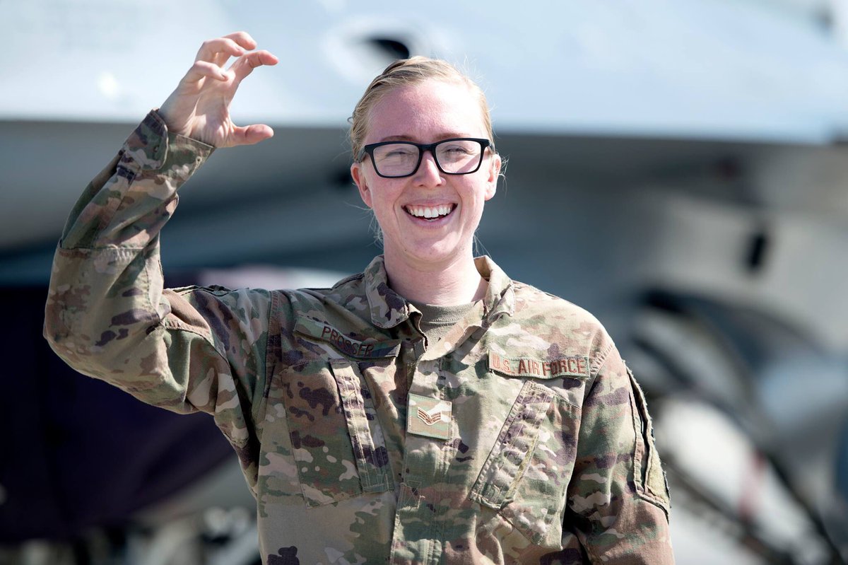 455thAEW's tweet photo. Happy #MaintenanceMonday and #WomensHistoryMonth from our 510th AMU at #BagramAirfield! #RULE #BuzzardsRule #AirForce #F16 #Airmen #Airpower #FlyFightWin @usairforce @USAFCENT https://t.co/UMzVtEKvO8