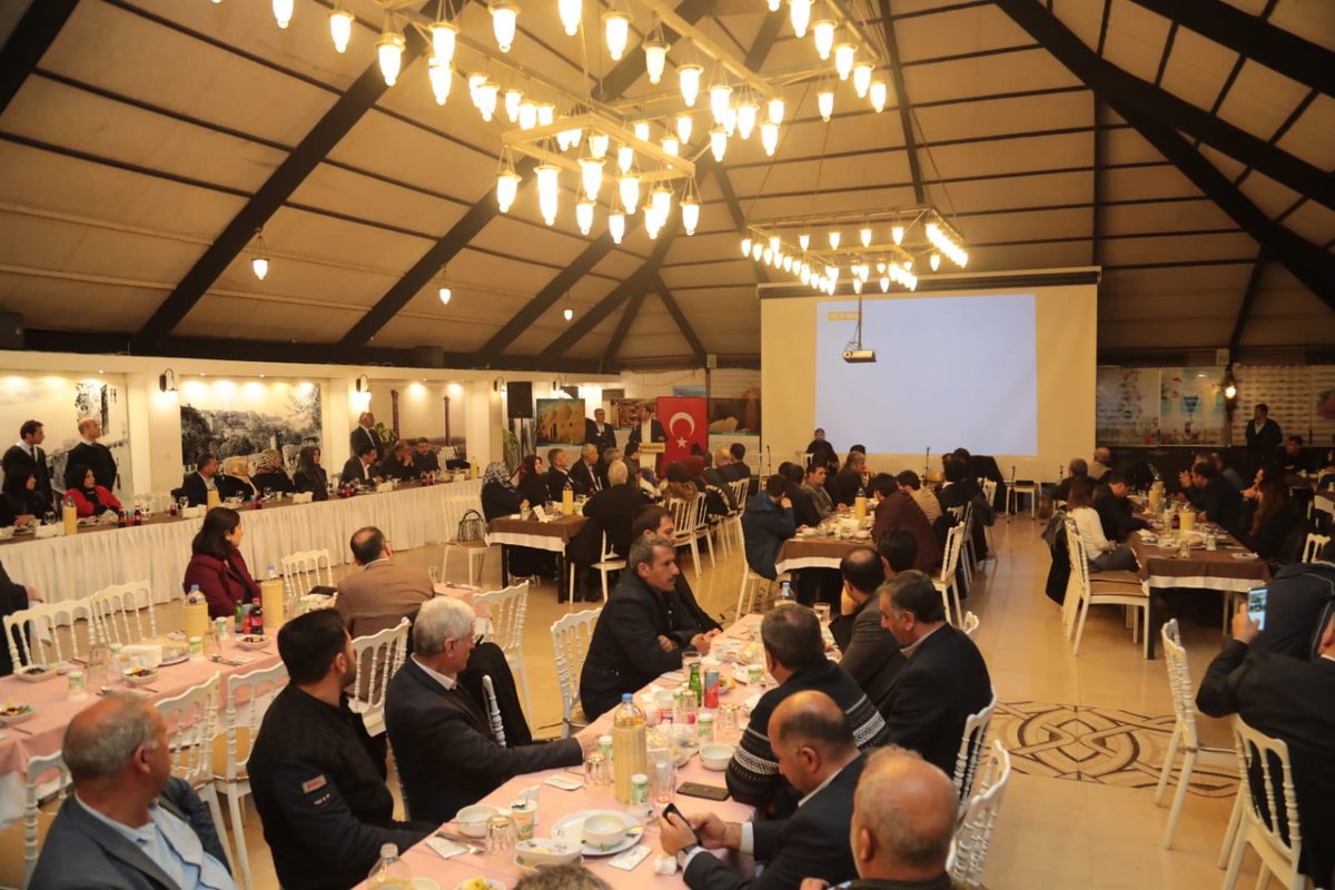 nihatcftc's tweet photo. Üst yönetimimizin onurumuza düzenlediği proğramda üst yönetimimiz, daire başkanlarımız, müdürlerimiz ve çalışma arkadaşlarımızla bir araya geldik. https://t.co/2qDROGqXqK