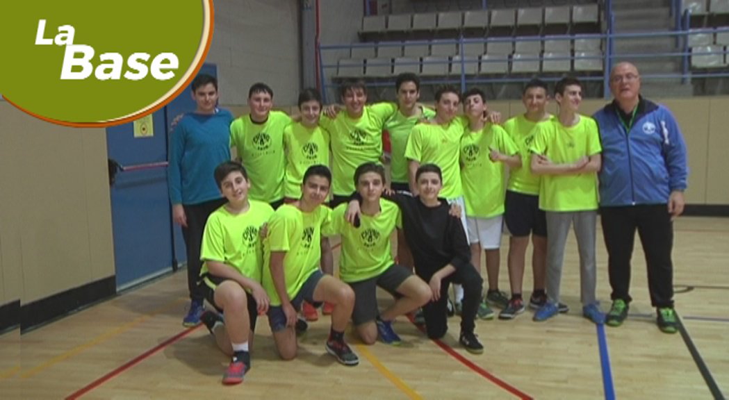 canalblau's tweet photo. 🎥🤾♂️ #LaBaseCB: Avui coneixem: el Cadet blanc del @CHVNG1978 @FedCatHandbol @redbar1
https://t.co/zBY75KqU8u https://t.co/NE9LqrqusR