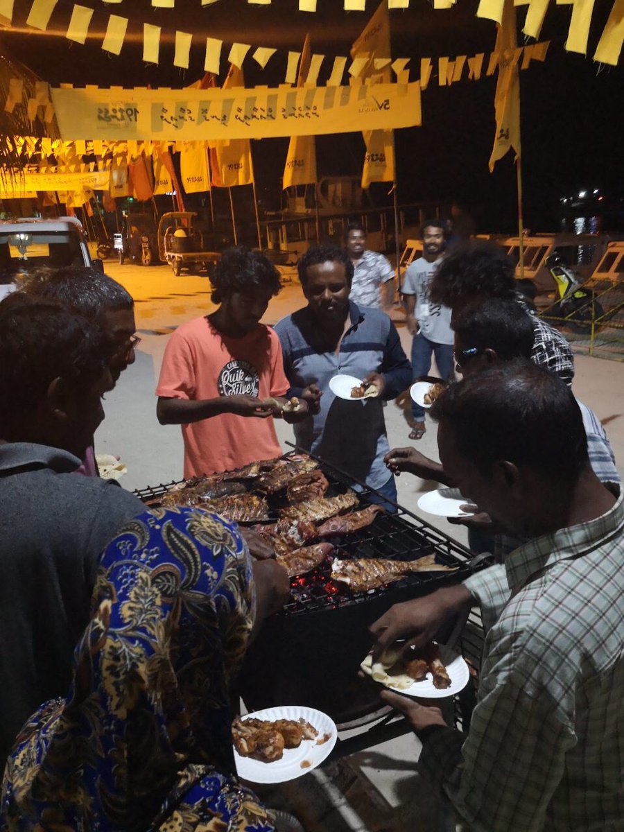 ShihamAdam's tweet photo. Meedhoo adhi maduvvaree gai mirey kuriyah gendhevunu campaign harakaaiythakuge therein
#Agenda19
#enmengeadam
#majlis2019
#maduvvaridhaairaa
#votemdp
#CandidateNumber5 https://t.co/LSeBBuLohQ