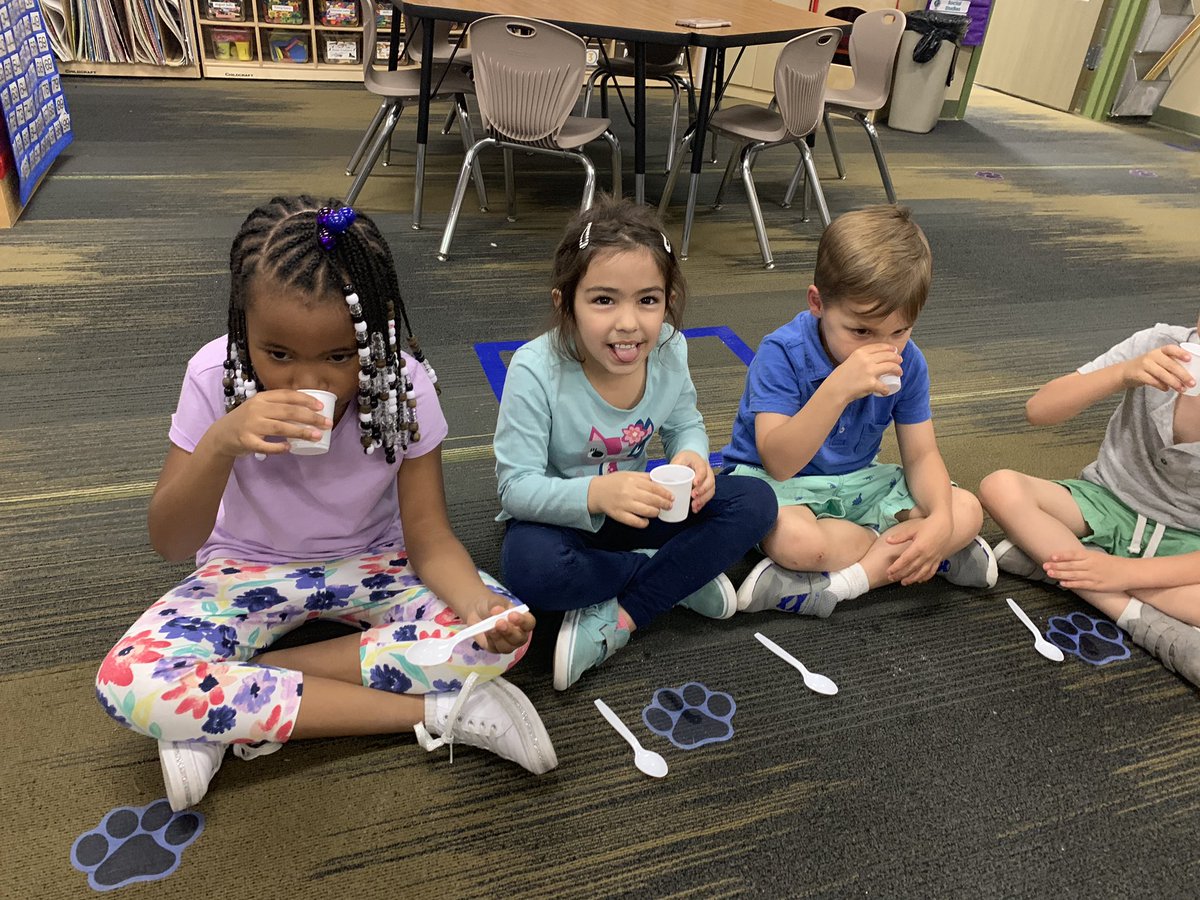 We began our expository writing unit with a hands-on exploration of “How to Make Lemonade”! Ask your kiddo the steps of how we made it! #cecheetahs #kindergartenrocks