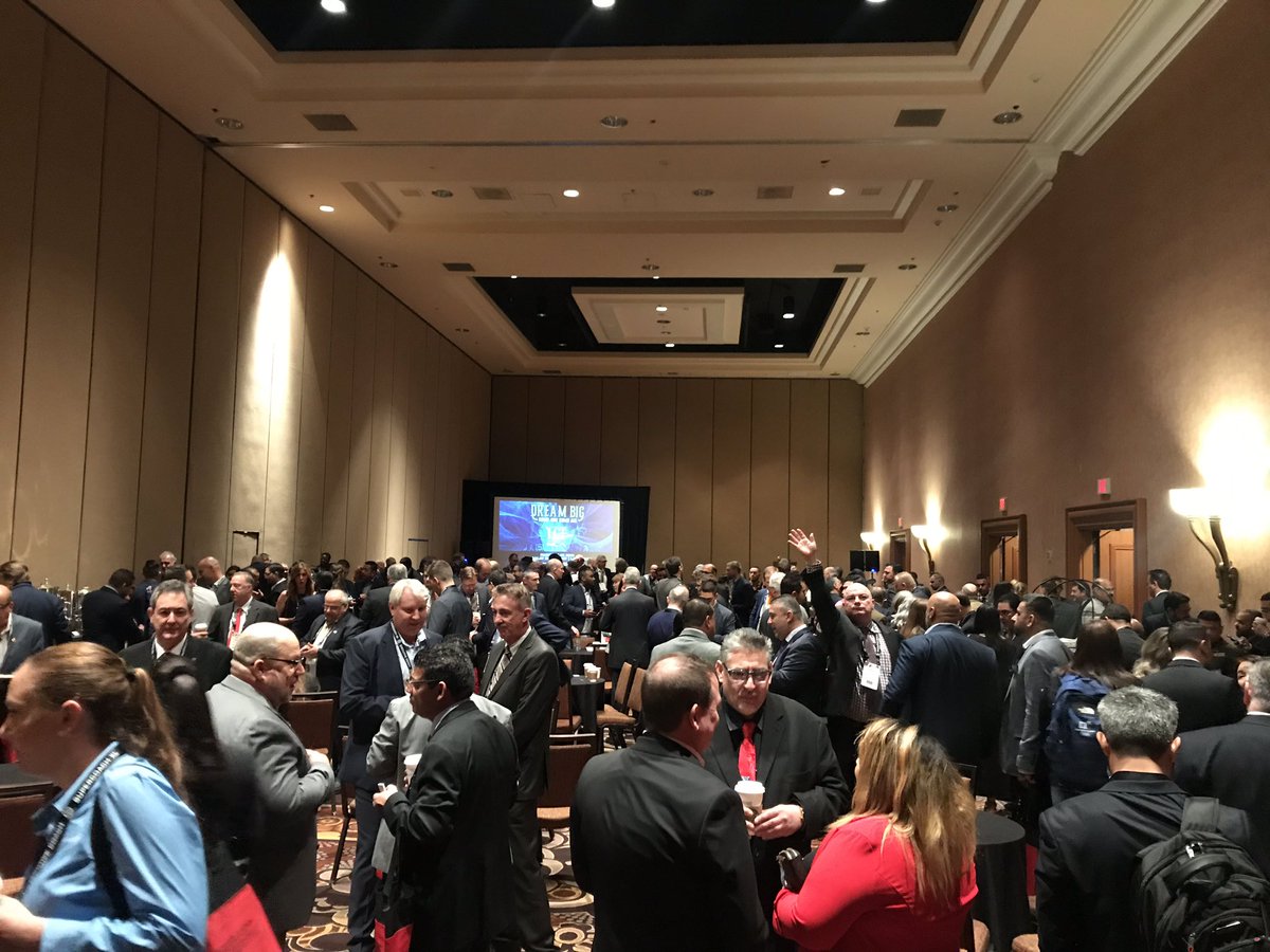 L.A. Limousines tweet media