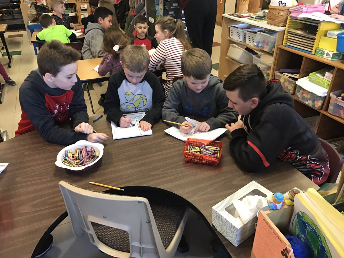 @clintoncommscho <a href="/ClintonMIEl/">Clinton Elementary</a> @EllisPrincipal <a href="/karentice2/">karen tice</a> Mr Ramos' Ss are working with Mrs Tice's Ss today(Book Buddies), they are working in their letter and word books today. #weloveourschoolcommunity