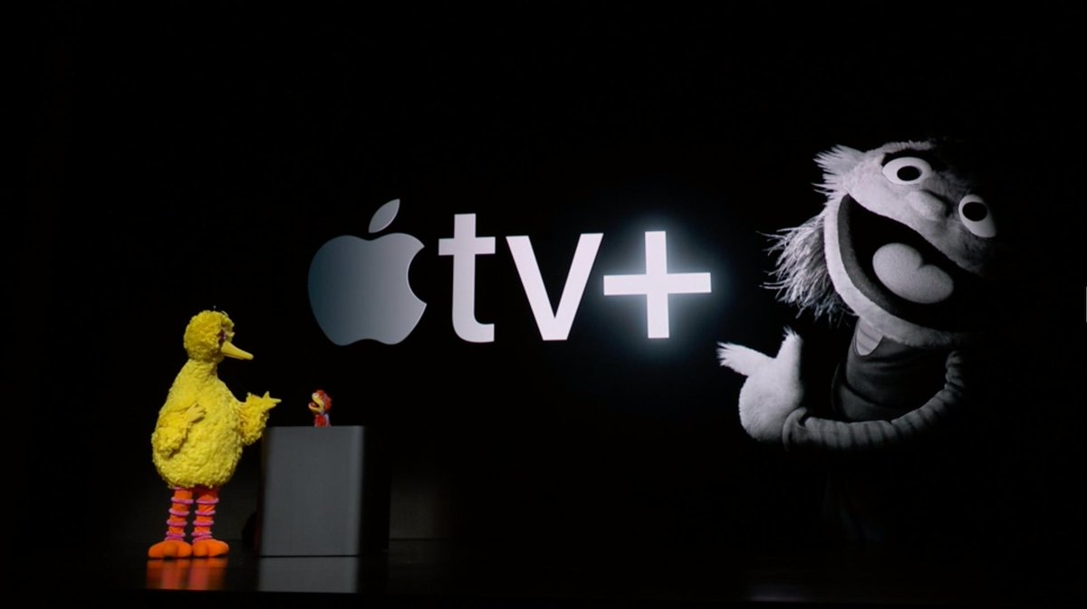 brampeh's tweet photo. Haha this is awesome: Big Bird on the #AppleEvent https://t.co/8Co210Vukv