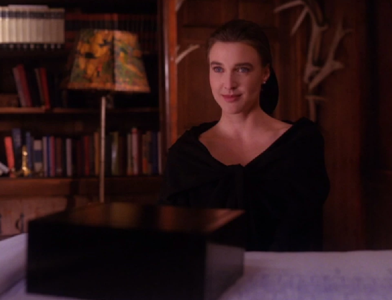 Happy birthday to Brenda Strong, who plays Jones, the female assistant of Thomas Eckhardt - 