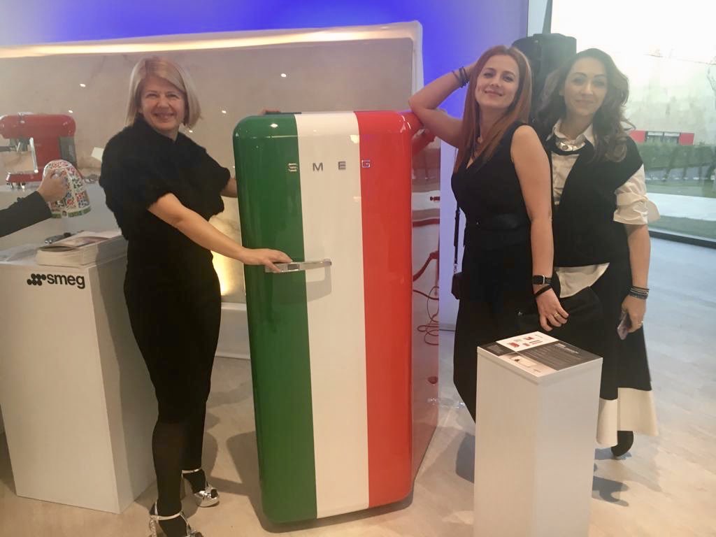 ValeriaBiagiott's tweet photo. #ItalianDesignDay2019
Thankful to the team of @ItalyinMDA for the great job! https://t.co/voOA81rUJX