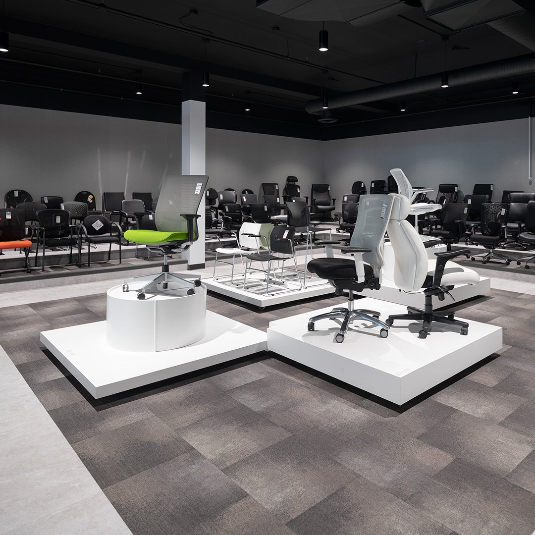 SOURCE | Check out this modernized showroom. Link in our bio! #BecauseGoodDesignIsGoodBusiness #commercialinteriordesign #interiordesign #showroom #office #furniture #renovation #remodel #kelowna #ylw #okanagan