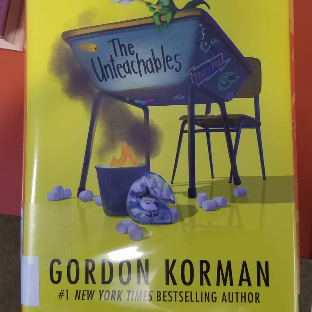 ScarbMESchools's tweet photo. Did you know that reading only 20 minutes a day has a dramatic impact in student achievement? SMS students can check out these new titles in the @scarbmslibrary today! #redstormpride #redstormlearns #redstormreads https://t.co/OJ2Y2QS2oC
