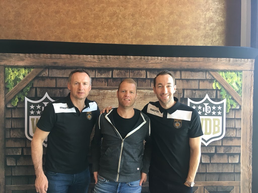 streifi82's tweet photo. Ja, eine Legende und zwei Innviertler 🤷🏼♂️🙂 By the way: Toni Pfeffer sowas von sympathisch 🆒 und der @m_ortlechner sowieso https://t.co/gFsFqqhwuK