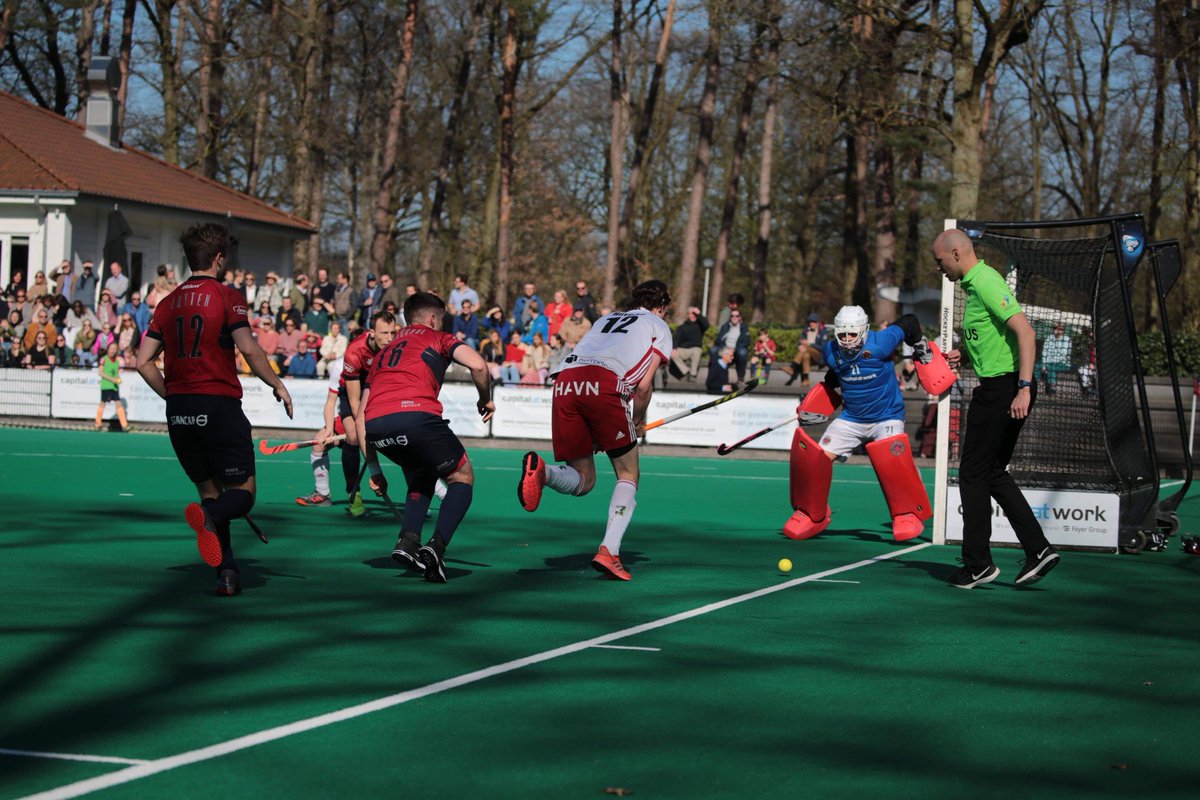 Derby win! #goaliegruesse #wolfgangdeutschland #comeonyoureds #forzadragons <a href="/fihockey/">Clive McMurray</a> <a href="/eurohockeyorg/">EuroHockey</a> <a href="/ehlhockeytv/">Euro Hockey League</a> @self_pass <a href="/y1hockey/">Y1 Hockey</a> @obogoalkeepers <a href="/gribbidcom/">gribbid</a> @noccobenelux 📸 @pascaluvin