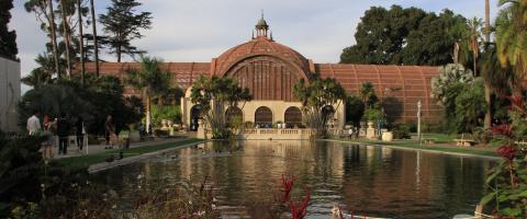 GinnyOllis's tweet photo. @visitsandiego When you @VisitSanDiego the @SanDiegoZoo should definitely be on your list, @TheOwl2018! 
It's next to @BalboaPark https://t.co/8ZhY6taZia which is wonderful, + home to 16 museums, gardens, eateries like @PradoSD Restaurant + much more!  Have a great trip! https://t.co/fQSADMZorX