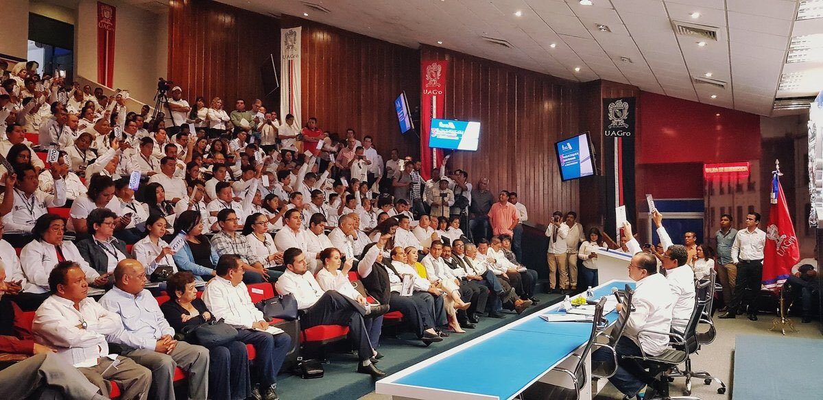 ⚠️ Exige la #UAGro justicia para universitarios, víctimas de inseguridad 

📲 bit.ly/2UQBRxe