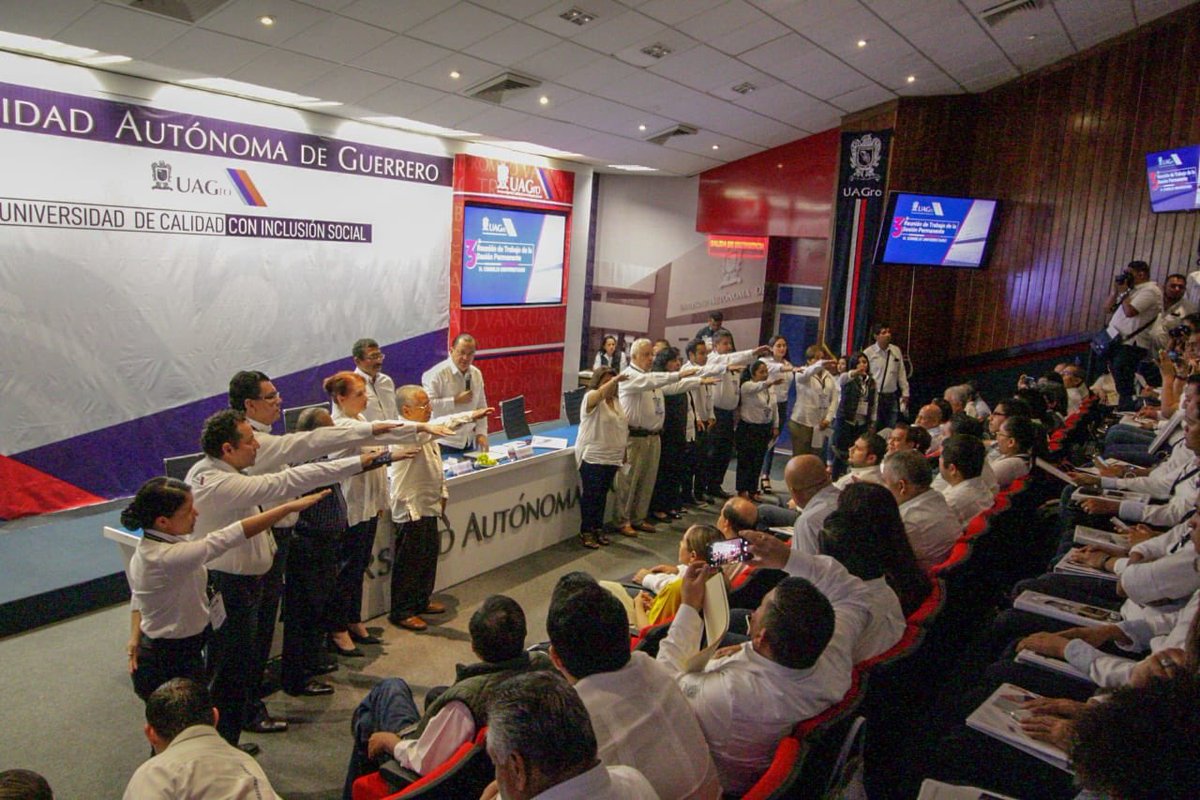 ✅ Toma protesta la Comisión que armonizará a la #UAGro con las políticas federales 

📲 bit.ly/2TXDnRJ