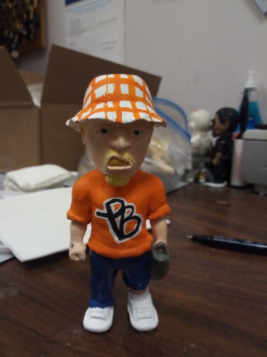 Scrubby1416's tweet photo. #LilPoot progress from today... I'm gonna repaint the bucket hat tho since I apparently suck at making plaid patterns haha... But what y'all think so far? Did I do him justice? #Twiztid #ScrubbyArt #SculptsByScrubby #LilPoot https://t.co/eU0k5GlXL7