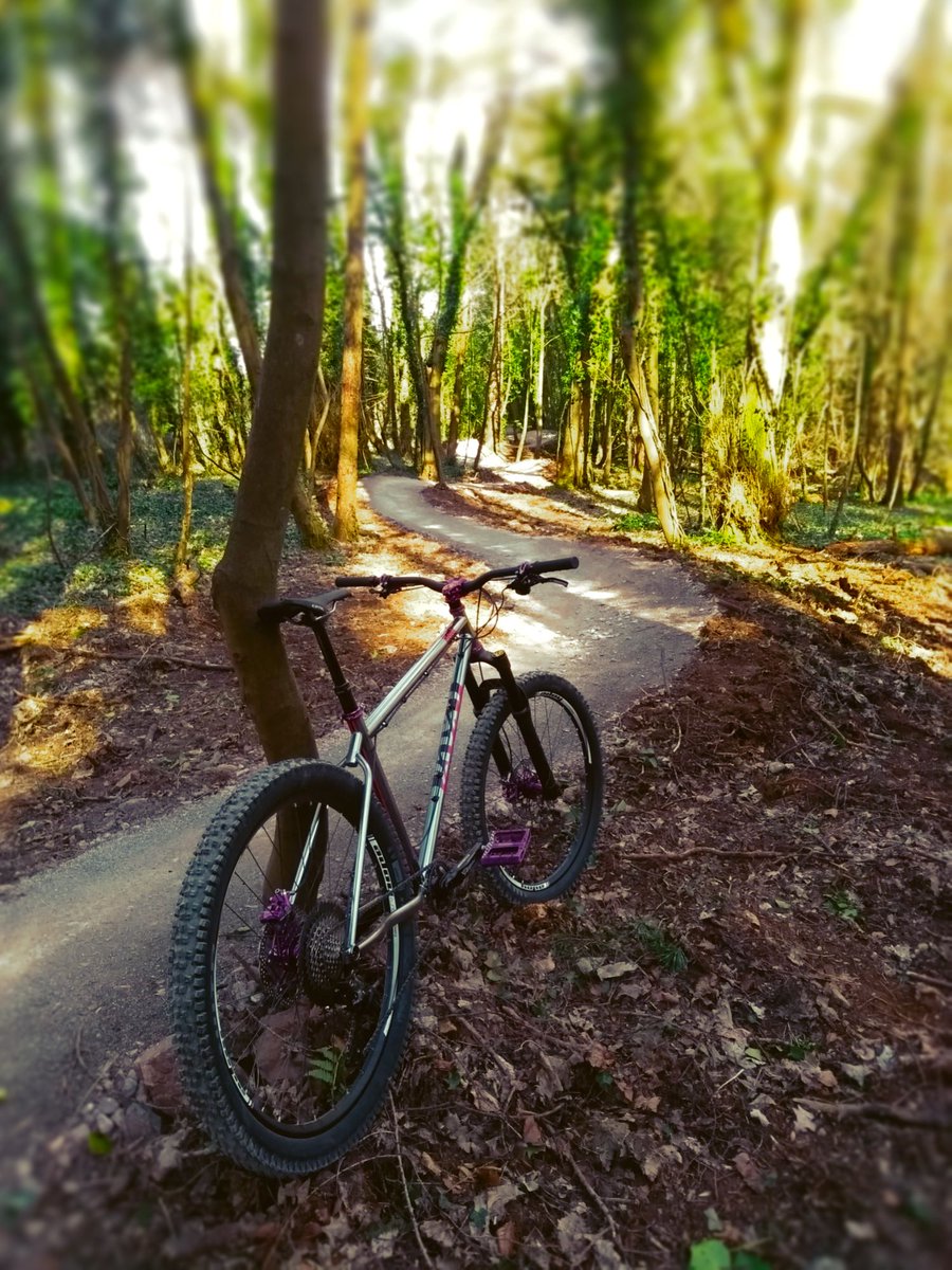 Was meant to head to London to catch a gig - Ended up taking the <a href="/CoticLtd/">Cotic News</a> Soul for a blast around Ashton Court.

Quarry descent is lush <a href="/PedalProg/">Pedal Progression</a>, so good to ride it after helping build it! 😁