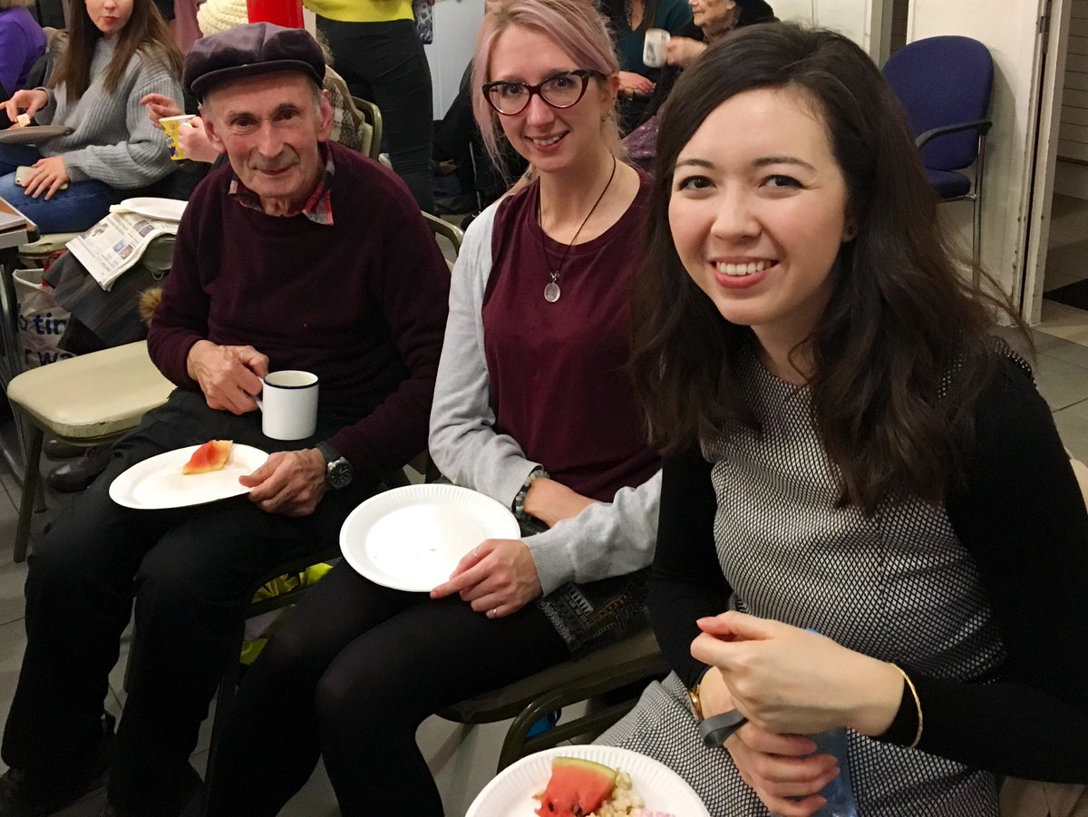 NorthLDNCares's tweet photo. A great turnout at tonight’s film in Camden. There are no “Hungry Eyes” after a feast of hot dogs and watermelon and everyone seems to be having “The time of their life”. It’s Dirty Dancing! No one puts the neighbours in a corner! https://t.co/BzAeI0SuXV