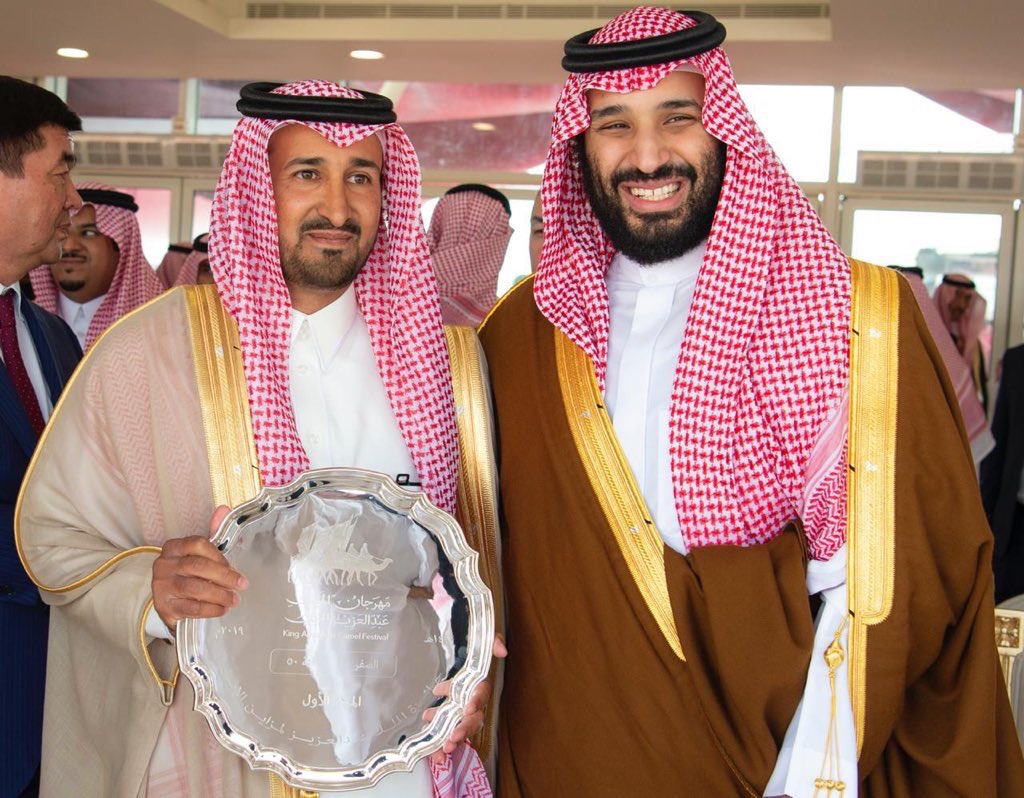 Mmrrqqq's tweet photo. اللي تحاكوا فيه ما وصلوا ثره 🔥🔥

هذا محمد بن فهاد بن جخدب نارٍ على علم كاسب النواميس والنظر اللي رفع من مستوى زين الابل. 
 
هذا مكانك يا ابو فهاد فالمنصات والسلام على السلاطين ملكنا سلمان بن عبدالعزيز وولي الع��د الامين صاحب السمو الملكي الامير محمد بن سلمان. 
#الاوايل_عاداتنا🥇 https://t.co/dFiAzplz1m