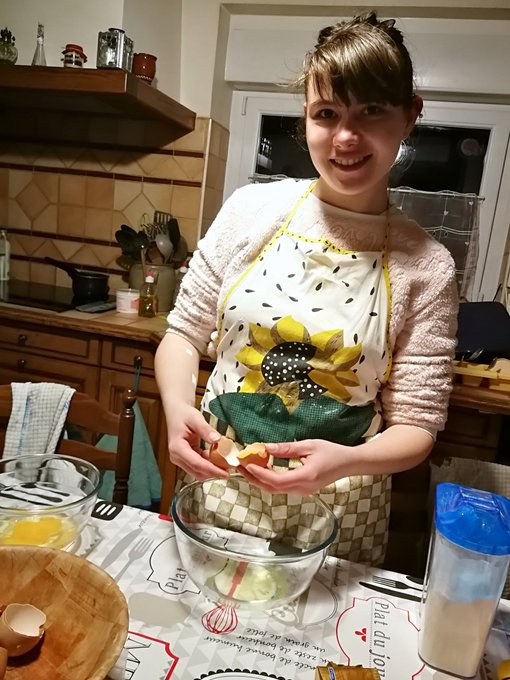 Soir&eacute;e #patisserie 🍩🍪🥧 #homesweethome https://t.co/noyGXjX00V<a href="/tag/patisserie"class="tags">#patisserie</a><a href="/tag/homesweethome"class="tags">#homesweethome</a>