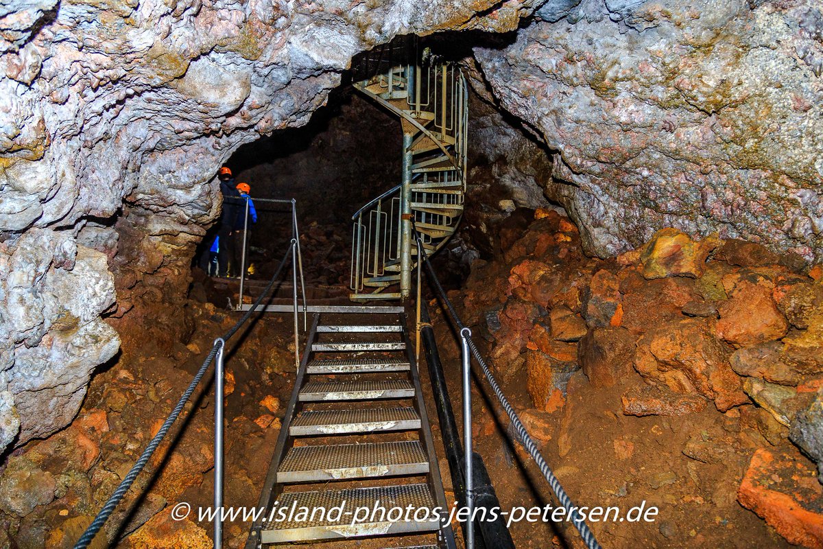 Island_Fotos's tweet photo. In der Lavahöhle #Vatnshellir
#Iceland #Island #Roadtrip #Iceland_ig #Travel #Reise #europe_ig #Nature #adventure #photography #photo #foto https://t.co/qskfQoEF8p