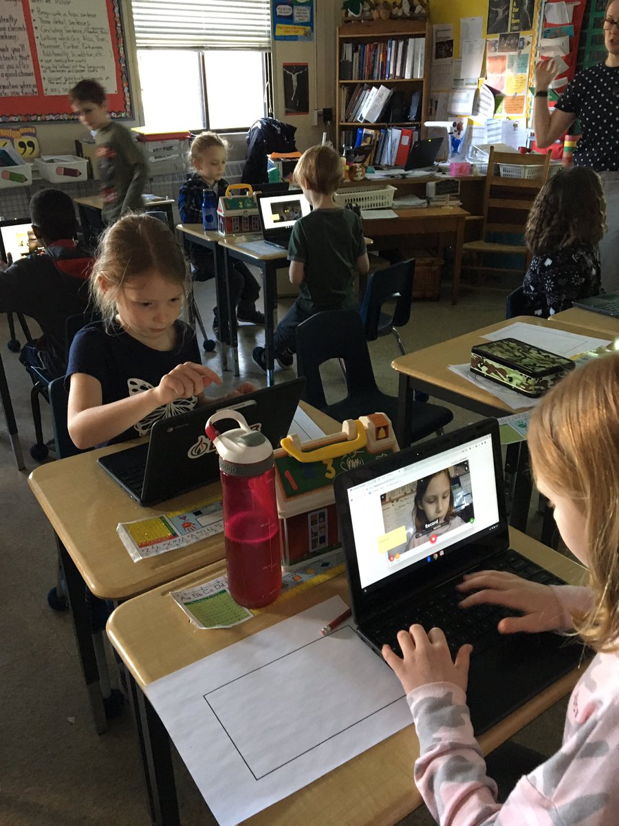 lesliejfoster's tweet photo. An engaging morning with @heidi_allum who taught our Grade 3s all about the concept of area using #FlipGrid technology! #coronationlearners #ddsbtech https://t.co/5tvhB78pmF