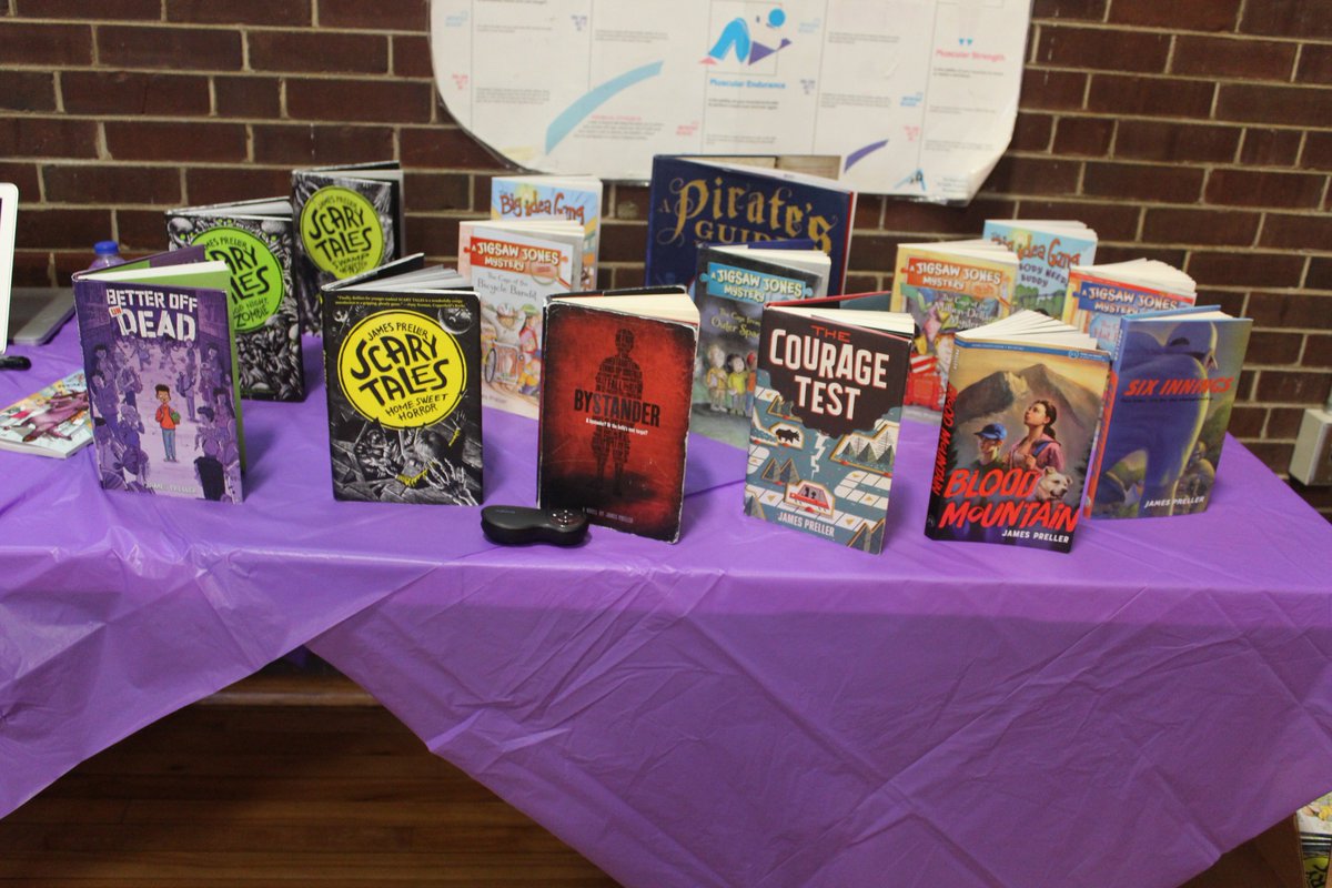 BeaumontMagnet's tweet photo. A great big BMA thank you to James Preller for visiting our school and engaging our students with his creative stories. #jamespreller #Beaumontcreates @BMAWindyC @OverIntheLib https://t.co/bksf3SPXrO