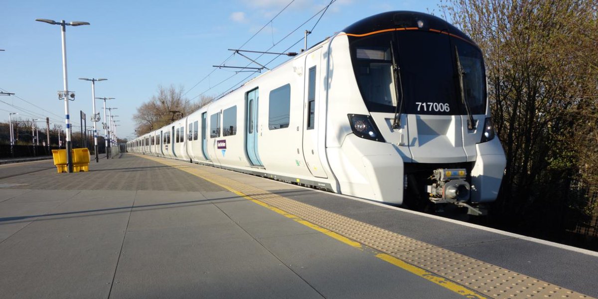 PaulCodd's tweet photo. Back at Finsbury Park in time for a new @GNRailUK Class 717s in the spring evening sunshine. Then chocolates, leaflets and questions with passengers - joining a fabulous team, well known to anyone who joins our Meet the Manager sessions, including Teresa of #Brighton fame! https://t.co/iPYjBajnlU