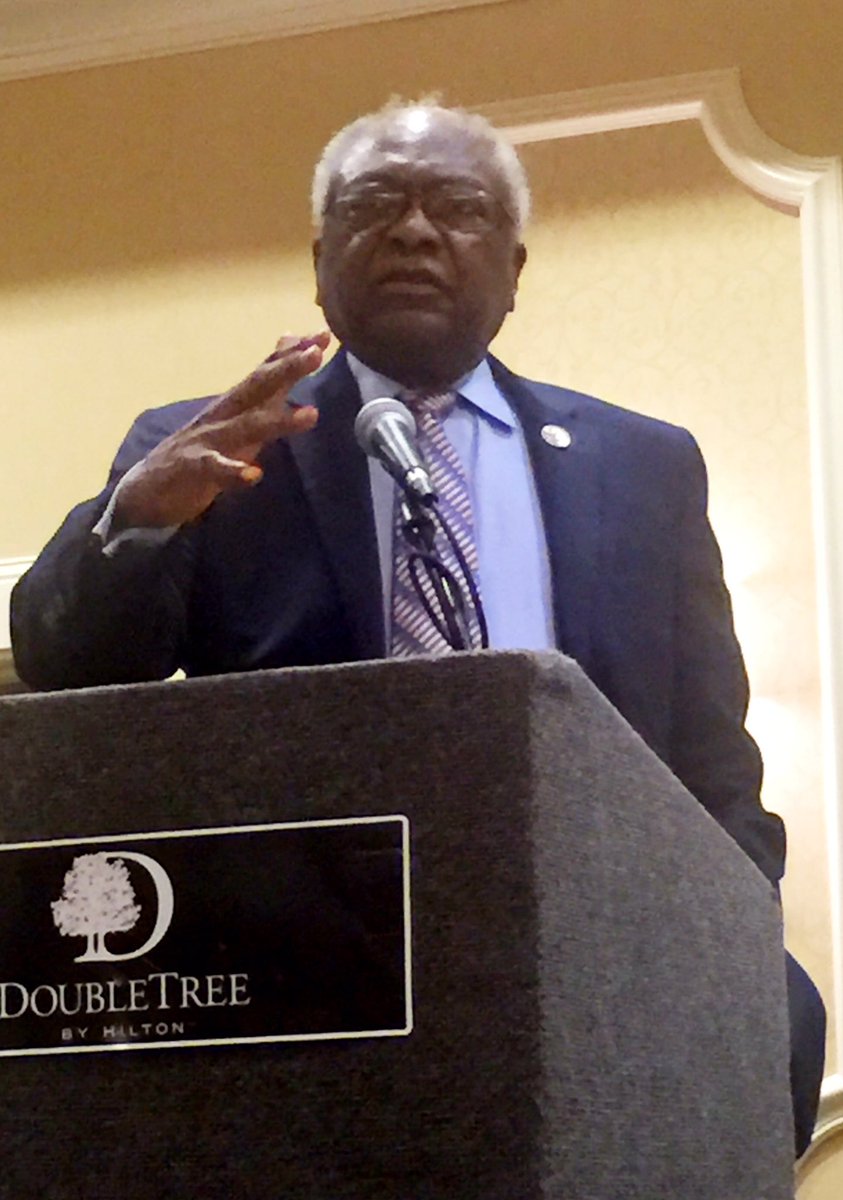NASWSC's tweet image. NASWSC is so proud to have Congressman and Majority Whip Jim Clyburn open our conference. He was brilliant and insightful. So proud that he is from SC and looking out for us.
(He also managed a heckler with poise and concern) #jamesclyburn, #socialworkmonth