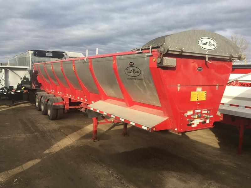 Summit_Trailer's tweet photo. Check out the 2017 Trout River 42' Live Bottom Trailer for $106,000. More information at: https://t.co/quSMUSoA6T
.
.
#troutriver #livebottom #preowned #Inventory #summitTrailer #trailers https://t.co/G2djePVA7A