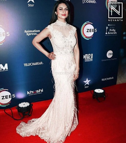 Mermaids weren't my favorite till I wore this one.
Outfit @ridha_rohitarora
Styled by @stylingbyvictor
Assisted by @sohailmughal_official