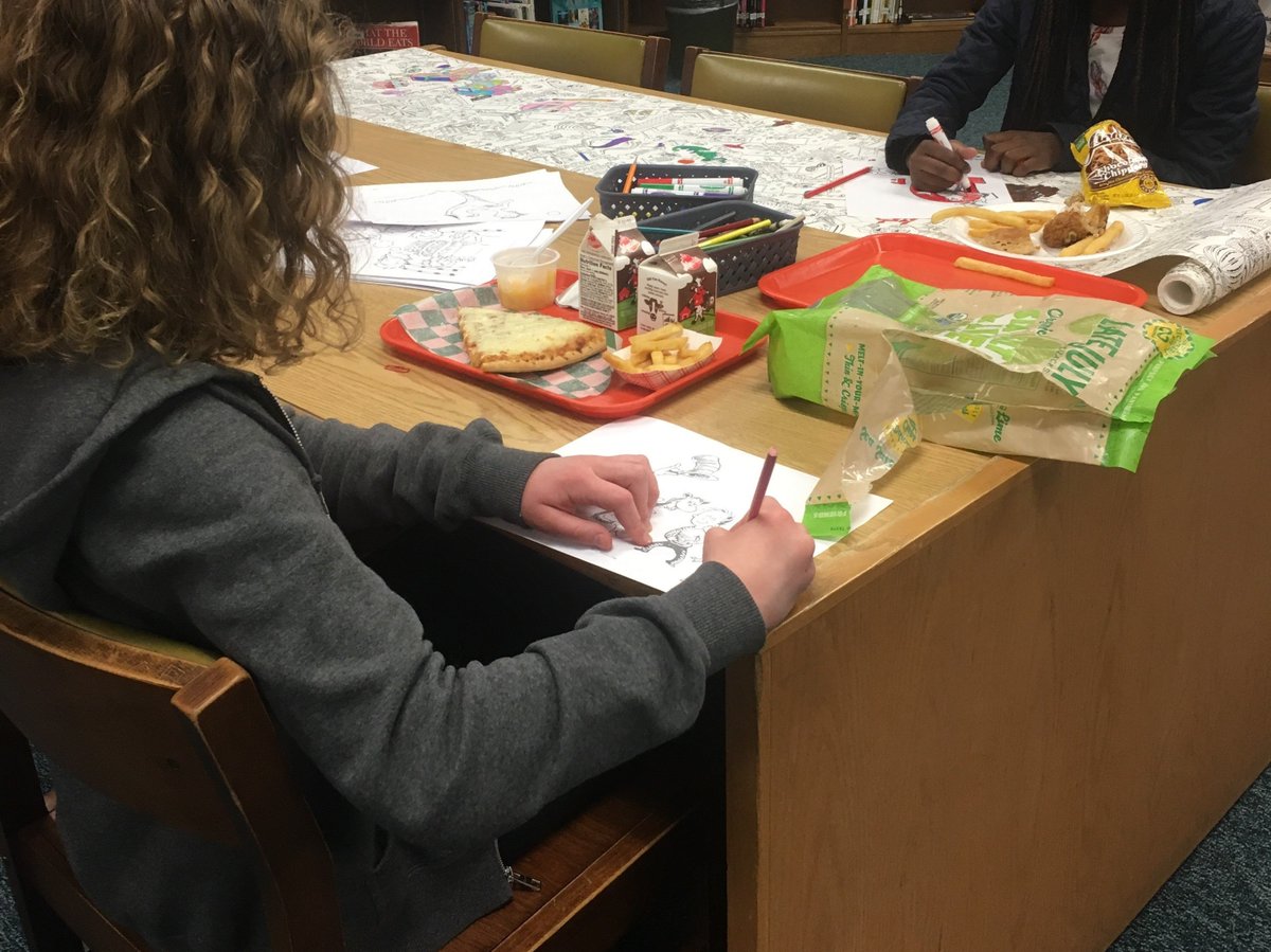 JRMSLibrary's tweet image. Makerfest Monday in the library was a hit! We love our creative students. @hcpslib @HenricoSchools @Henrico_Steam @JohnRolfeMS #jrms #hcps