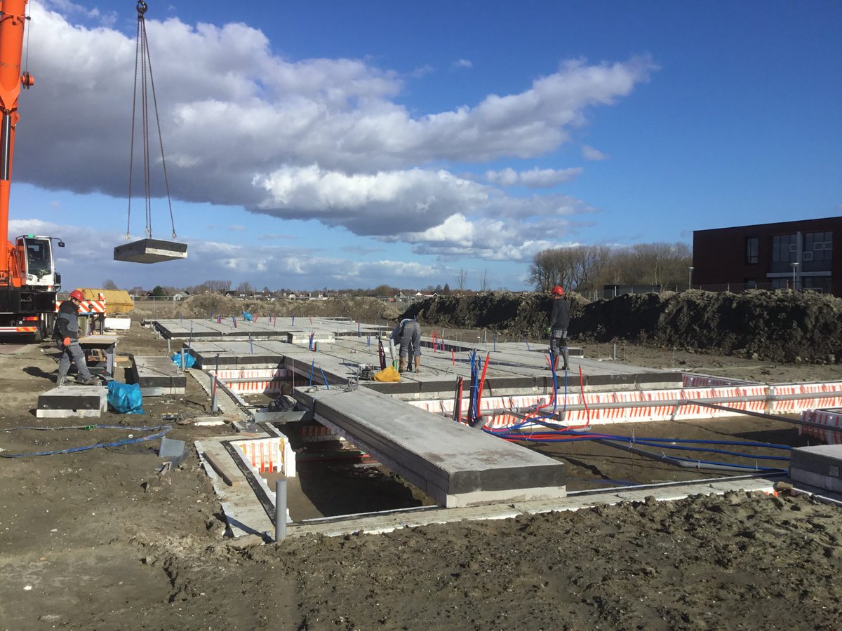 Afgelopen week vloeren gelegd 16 woningen Buiten de Veste in #Steenbergen.