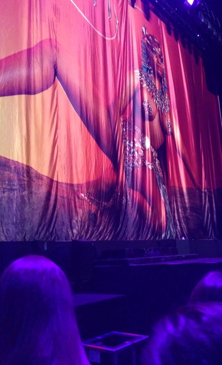 LoutBarBzz's tweet photo. @NICKIMINAJ I am sooooo ready for you! Bring everything you've got, i love you♥️ #amsterdam https://t.co/E5Pa2uDO7L