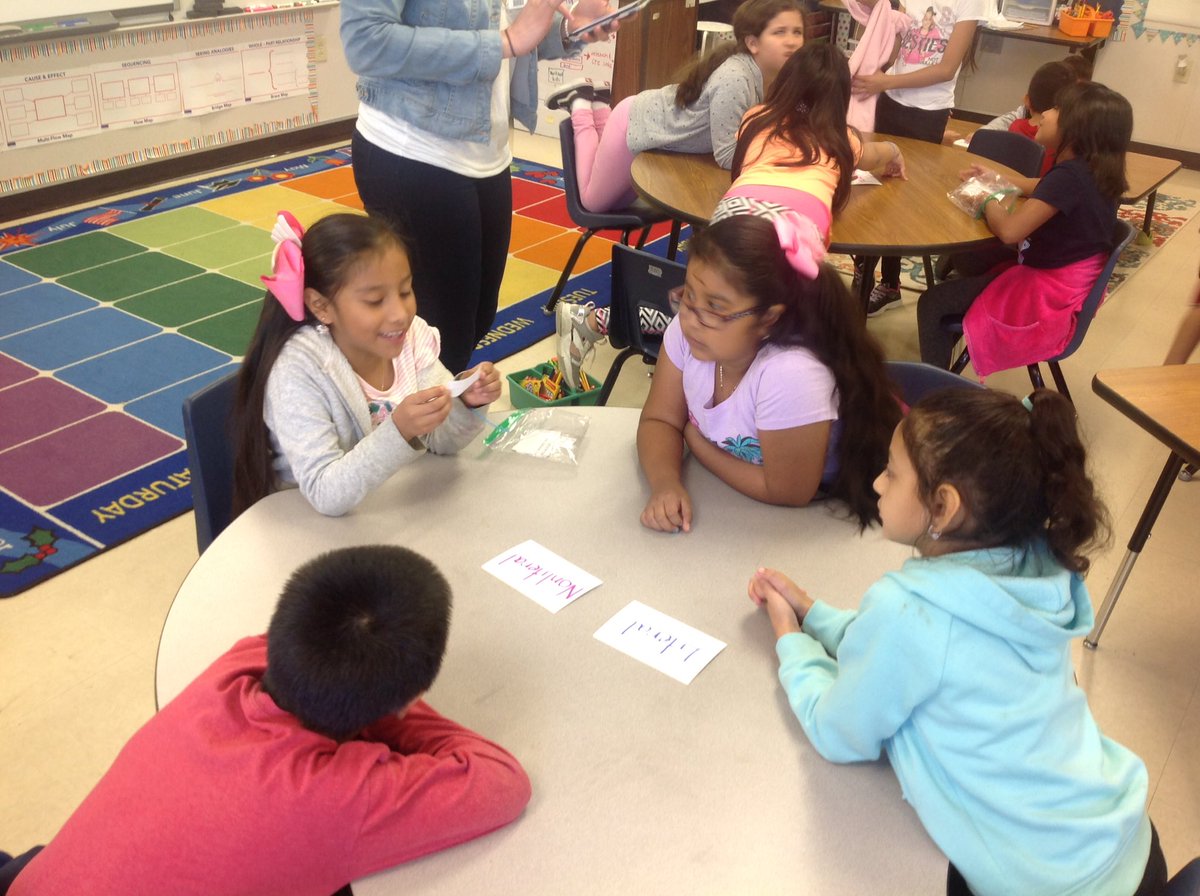 MrsSammon's tweet photo. Look who came to play! We had a blast learning literal vs non literal with @Vrodcollazo today! @LewisvilleES @ValdesNativ https://t.co/Jz5irtcFou