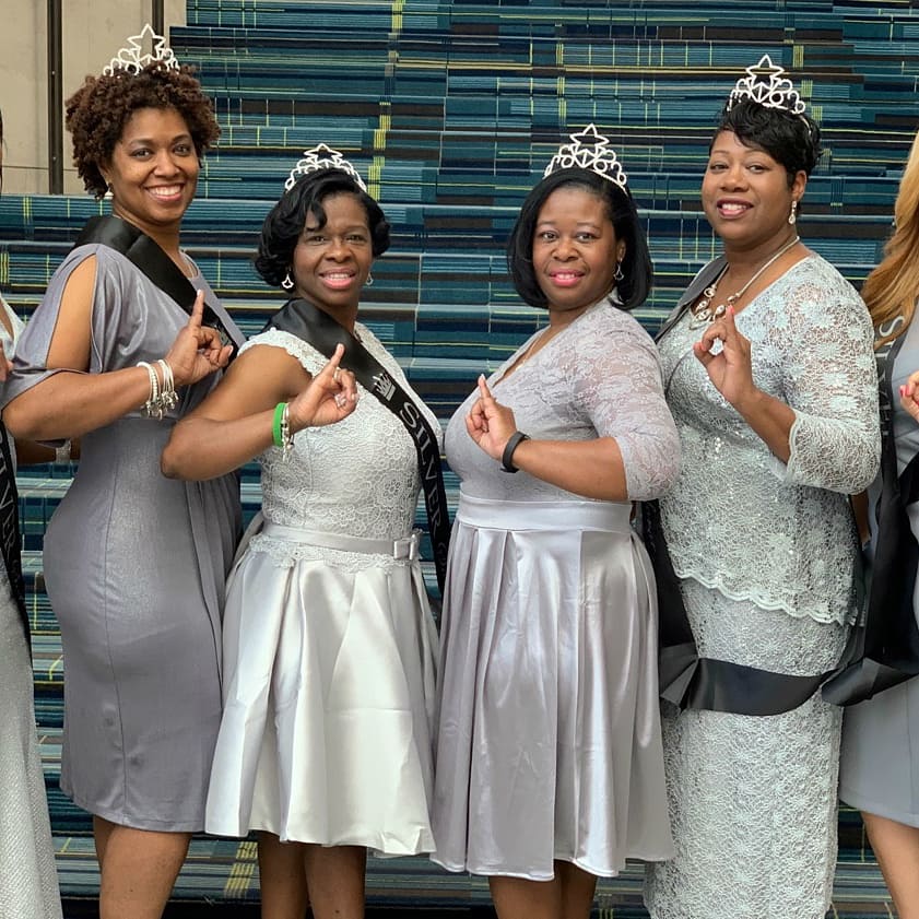 rdadsingn4hm's tweet photo. Celebrating 25 years of Service to Alpha Kappa Alpha Sorority,  Incorporated with my line sisters this past weekend! #AKA1908 #EpsilonPhiOmega #EPOMade #SilverStarStatus #TenanciousTen #Eveready #Spr94 #1 https://t.co/wMCkftgjM8