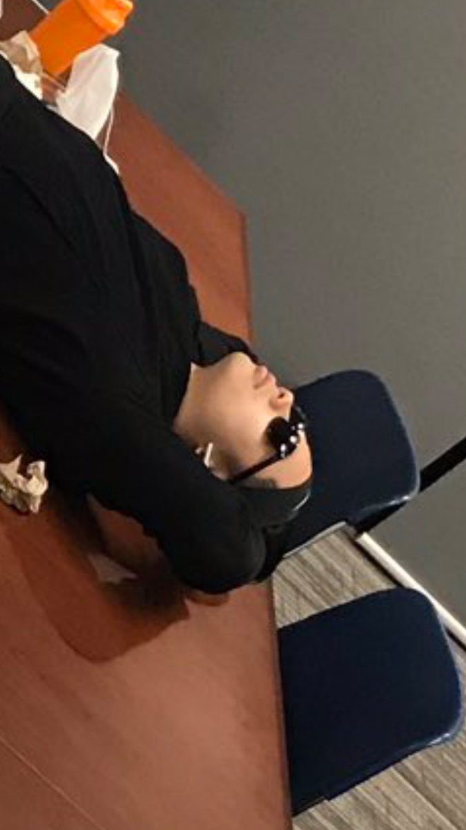 ice58peak's tweet photo. @Team30ICE @DLLgroup We’re not sure who this is, but BIG UPS TO WHOEVER IT IS - a true king.  #mood. #LazaridisICEWinter19 https://t.co/31MkfOYV0f