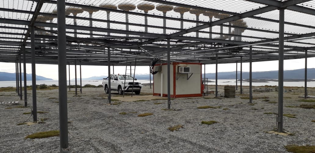 Verificación del VOR Doppler, ILS y TDME,  todos con alarma de monitoreo.  En el Aeropuerto de Ushuaia personal del Laboratorio EANA Palomar haciendo patria!!!