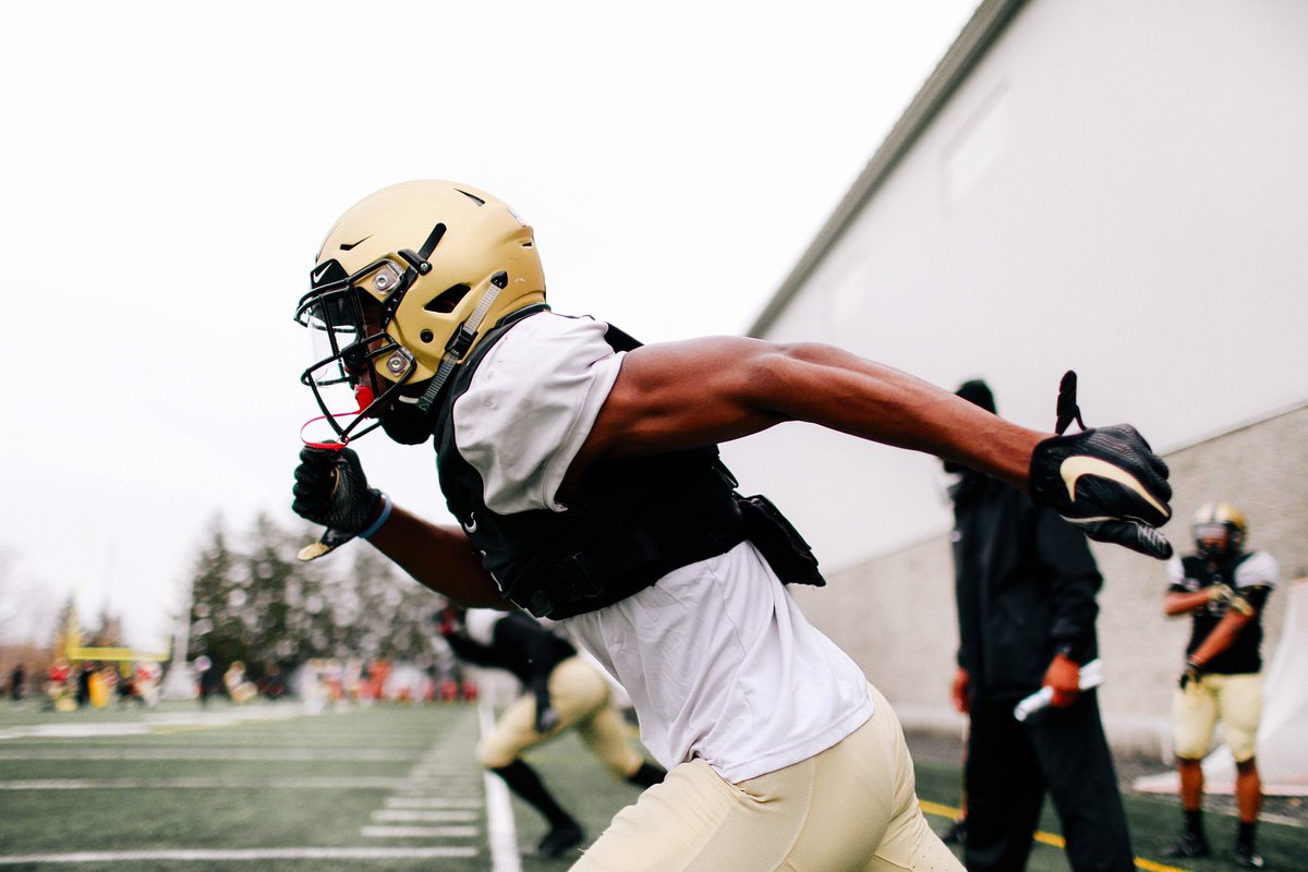 ArmyWP_Football's tweet photo. Starting the week off right. 

#GoArmy https://t.co/5RUAdiat01
