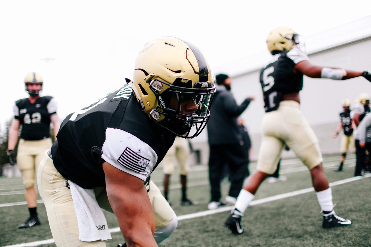 ArmyWP_Football's tweet photo. Starting the week off right. 

#GoArmy https://t.co/5RUAdiat01
