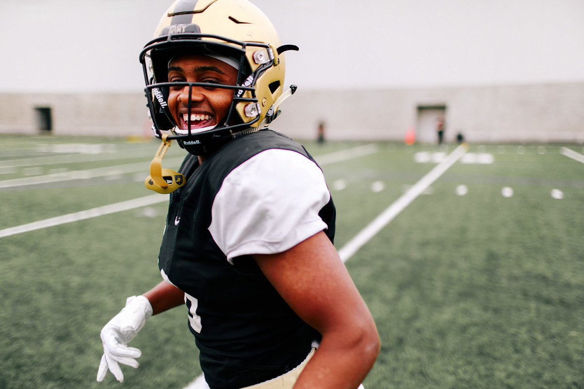 ArmyWP_Football's tweet photo. Starting the week off right. 

#GoArmy https://t.co/5RUAdiat01