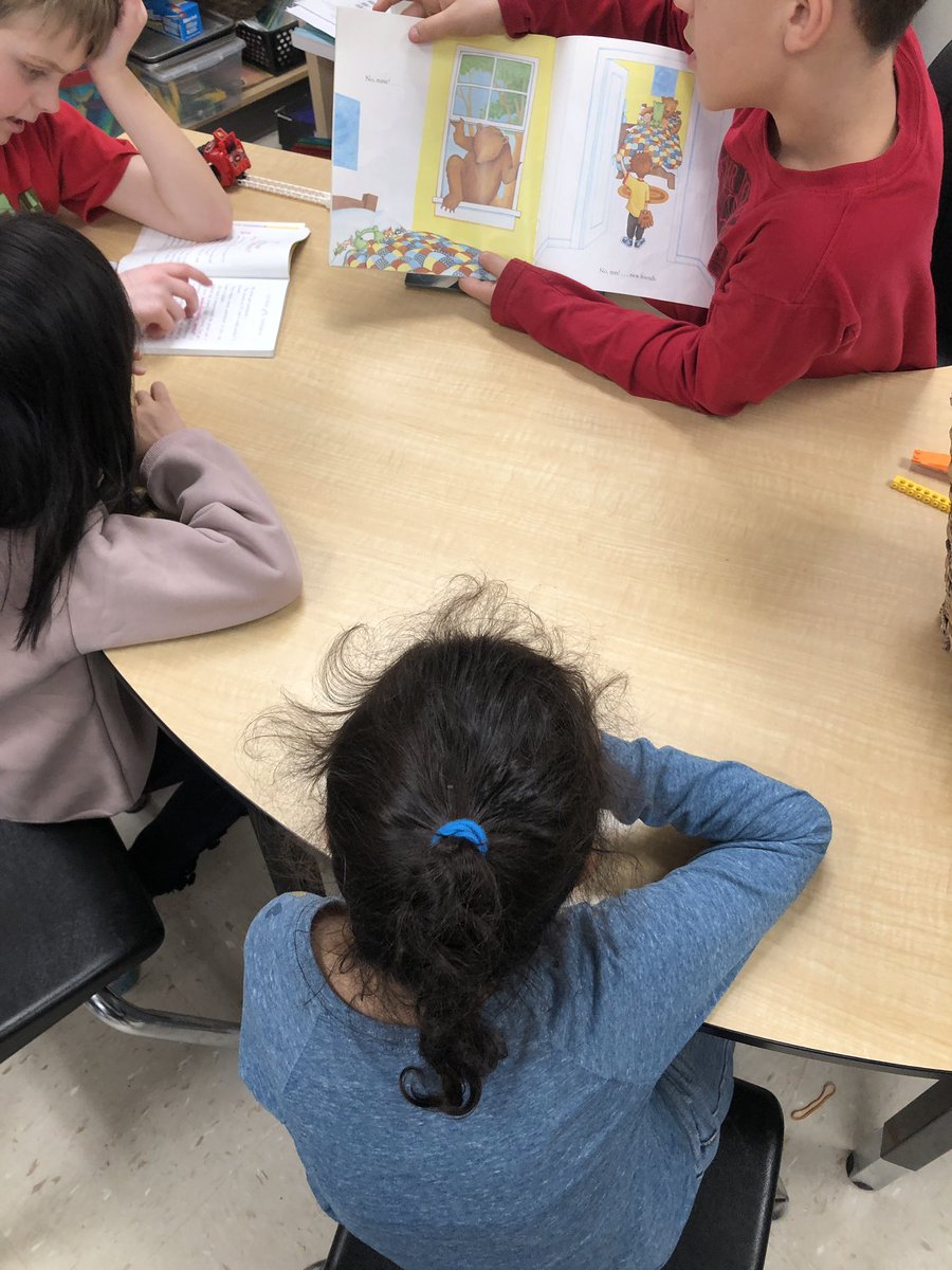 SabrinaDina17's tweet photo. 4P and 1F were enjoying the afternoon with their learning buddies! @LEADUWindsor #EngagedMinds https://t.co/EbU5p60iTC