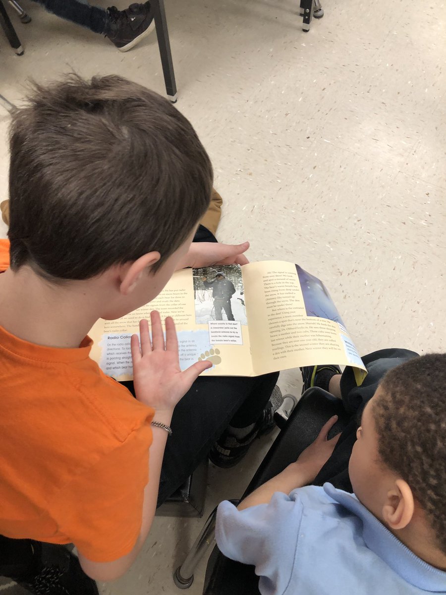 SabrinaDina17's tweet photo. 4P and 1F were enjoying the afternoon with their learning buddies! @LEADUWindsor #EngagedMinds https://t.co/EbU5p60iTC