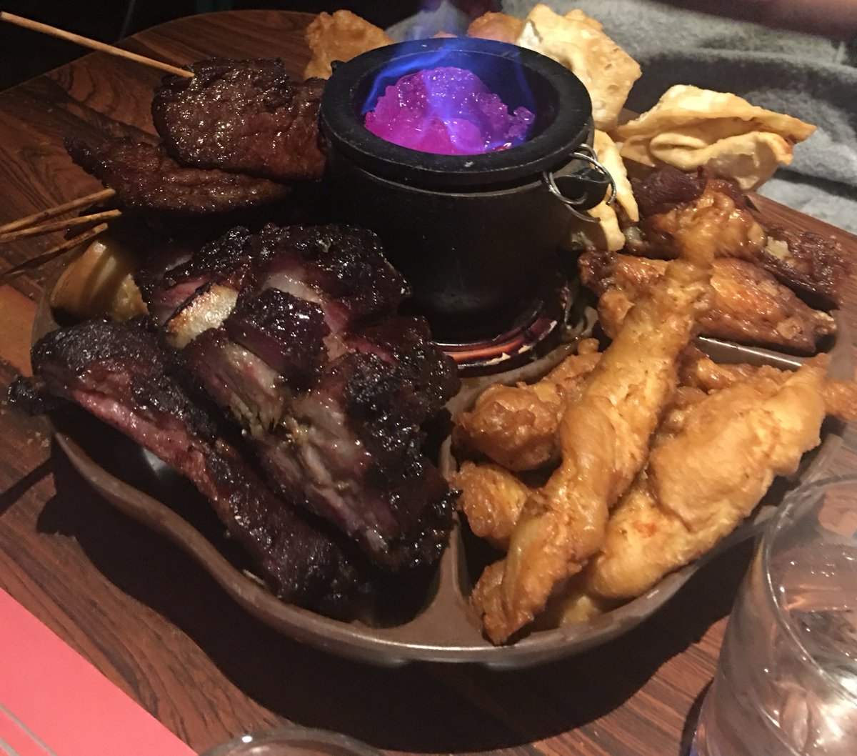 Danawilkey's tweet photo. Ahhhh the one of a kind themed Chinese food of #Massachusetts 😍 #backinboston baby 👶 https://t.co/w4SYAGdahD